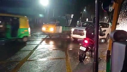 झूम के बरसे बदरा