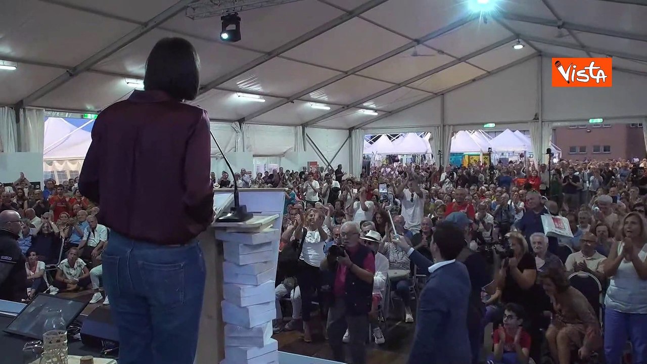 Standing ovation per Elly Schlein alla Festa dell'Unit? del Pd