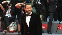 Festival di Venezia: Jake Gyllenhaal conquista la passerella. L'attore è al Lido con Everest, film di apertura