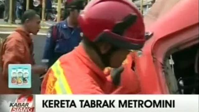 Indonesia, schianto treno-minibus a Giacarta: 14 morti