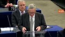 Juncker: «Da Ue 10mld per affrontare crisi rifugiati»