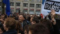 Attacchi Francia, manifestazione di solidarietà a Milano
