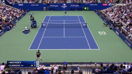 Inébranlable en défense, perturbant en attaque : comment Djokovic a asséché Medvedev dans le 1er set