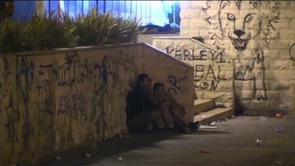 Spagna, scoperti 52 clandestini nascosti sui camion del luna park