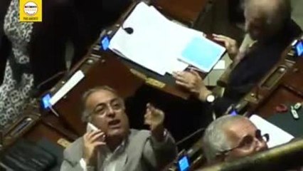 Rimborsi elettorali, Luciano Agostini (Pd) e il gestaccio ai grillini