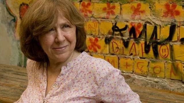 Il Nobel Svetlana Aleksievic: Sì, mi hanno accusata di essere un'agente della Cia