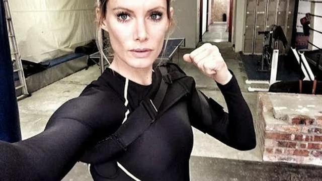 Incidente sul set, la controfigura di Milla Jovovich perde un braccio