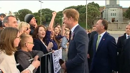 Harry accolto dai Maori in Nuova Zelanda