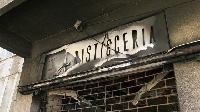 Montesacro, bar distrutto da un incendio: evacuata palazzina