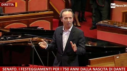 Benigni al Senato celebra Dante e scherza su Renzi