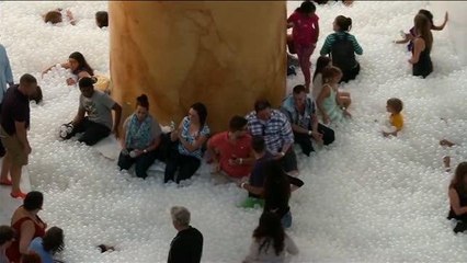 Washington, bagno in un mare...di palline