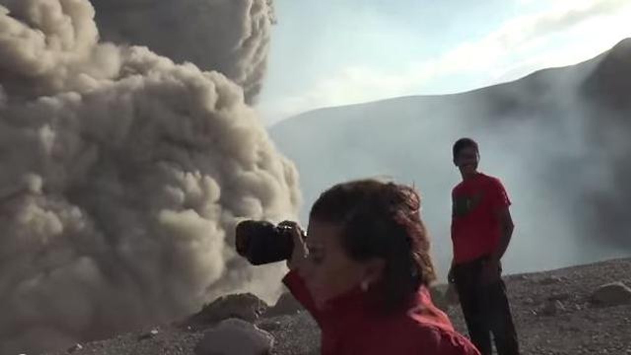 Nicaragua: l’eruzione del vulcano Telica investe i turisti