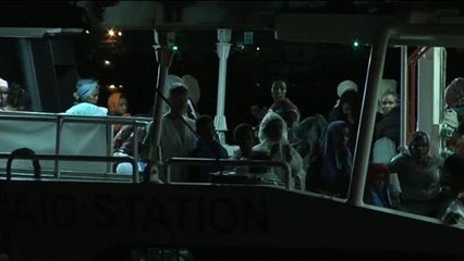 Immigrati: in quasi 400 sbarcano ad Augusta