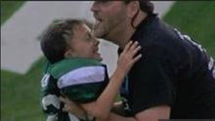 Il touchdown del bimbo che non poteva giocare a football