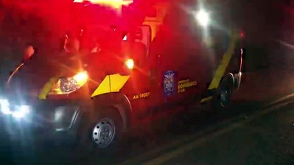 Grávida e criança ficam feridas em capotamento na PR-180