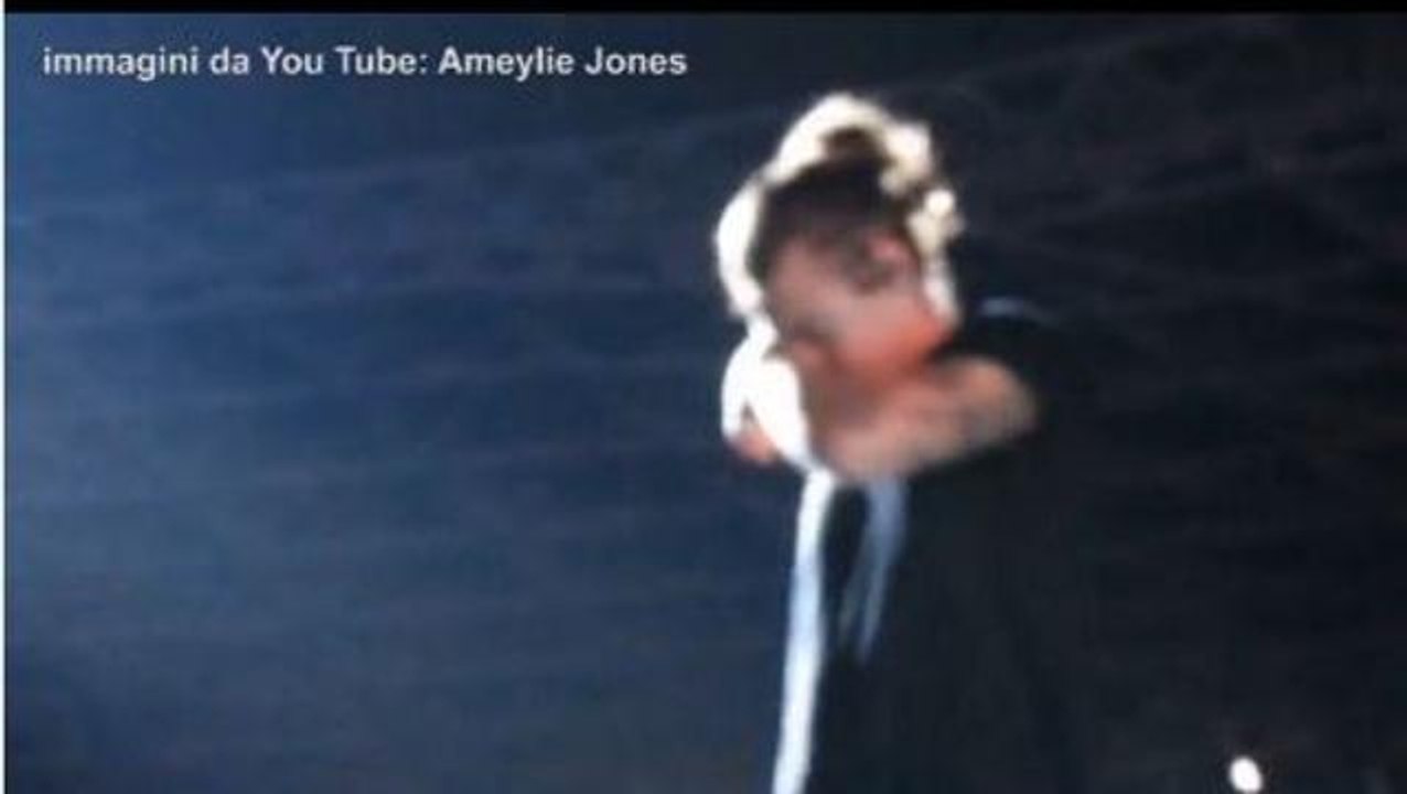 One Direction: le lacrime sul palco di Harry Styles dopo l'uscita di Zayn Malik