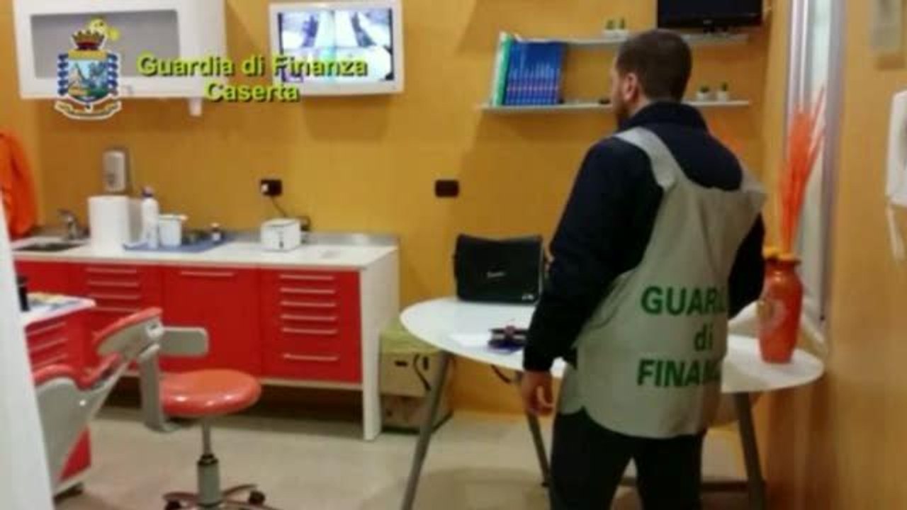 Dentisti abusivi: blitz della Finanza a Caserta