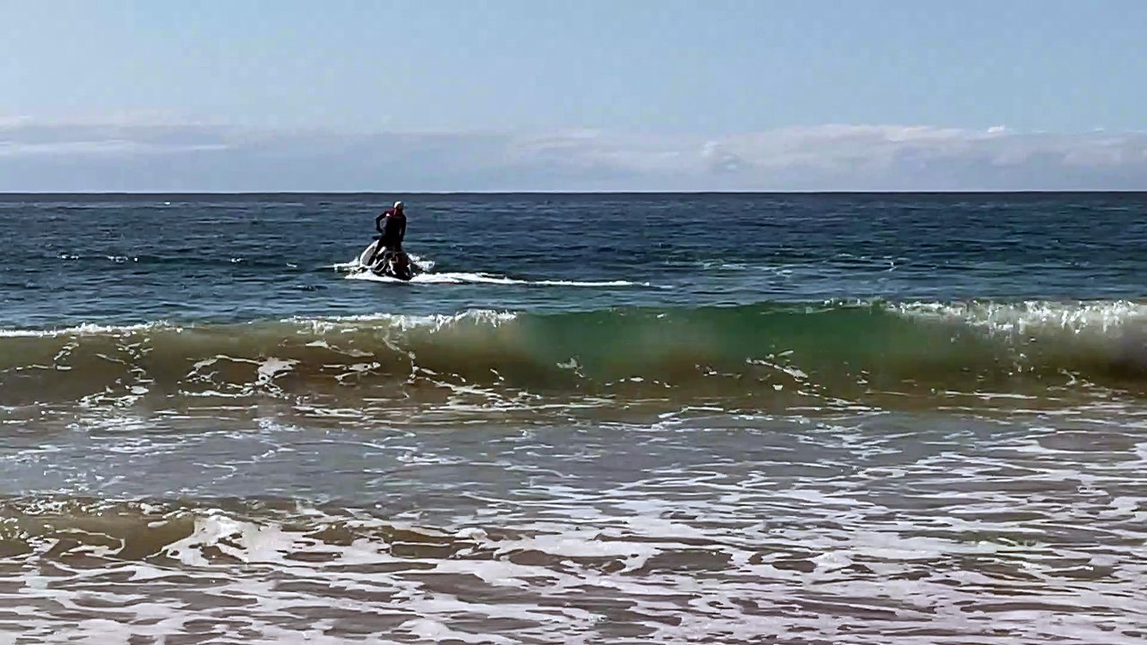 Beach rescue in Wollongong | September 11, 2023 | Illawarra Mercury