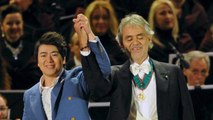 Expo: Folla in  Piazza Duomo, Bocelli duetta con Lang Lang