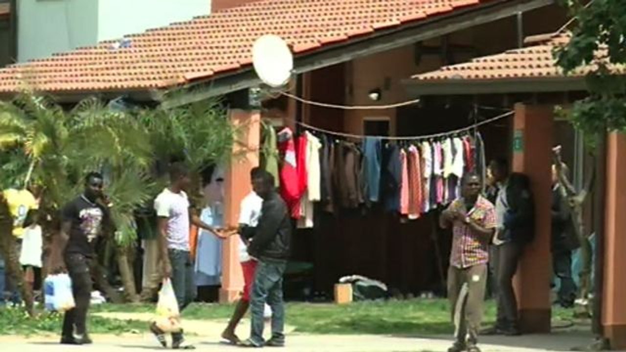 Cara di Mineo, la situazione dentro al centro di accoglienza