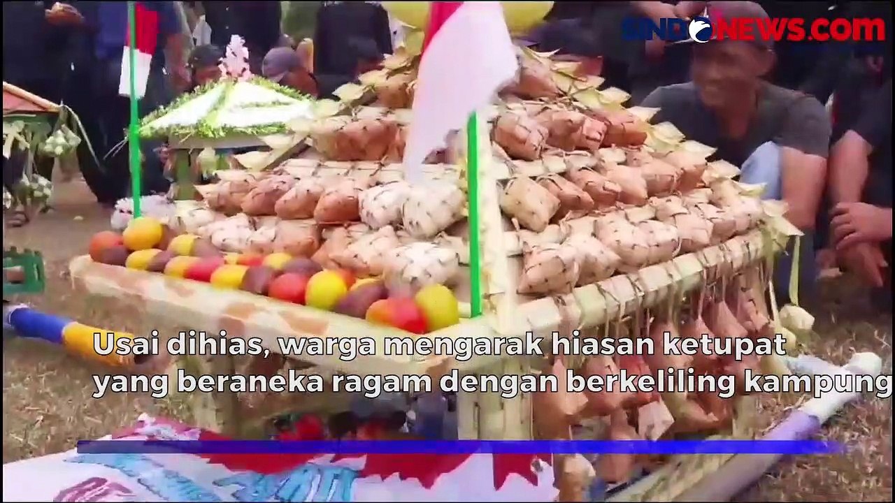 Serunya Warga Cilacap Mengikuti Tradisi Sedekah...