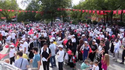 Büyük Aile Platformu LGBT'yi Protesto Etti