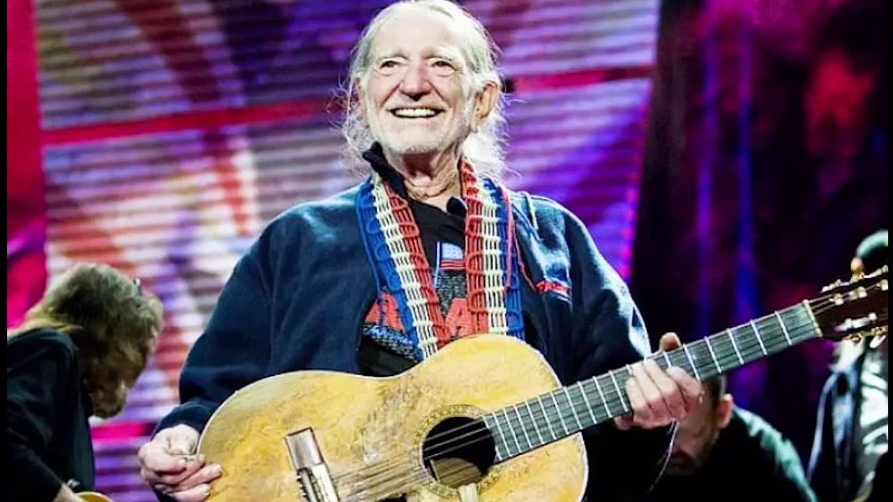 Stopped breathing 10 minutes ago _ Legendary Willie Nelson dies in hospital_ goo
