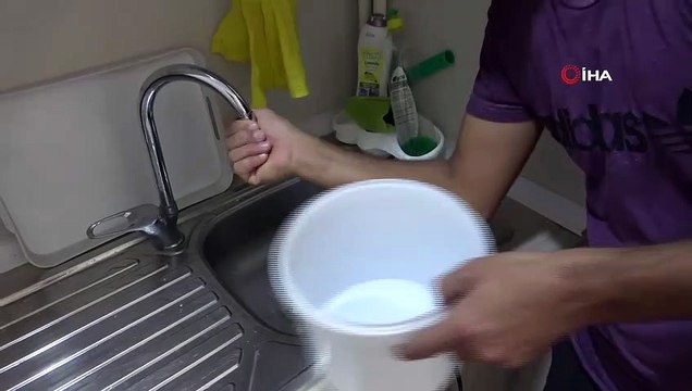 Deprem bölgesinde musluklardan canlı kurtçuk aktı