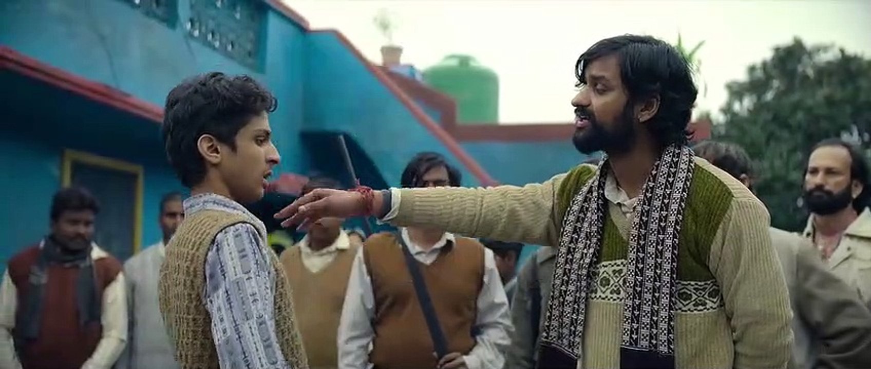 Guns And Gulaabs S01 E01  002