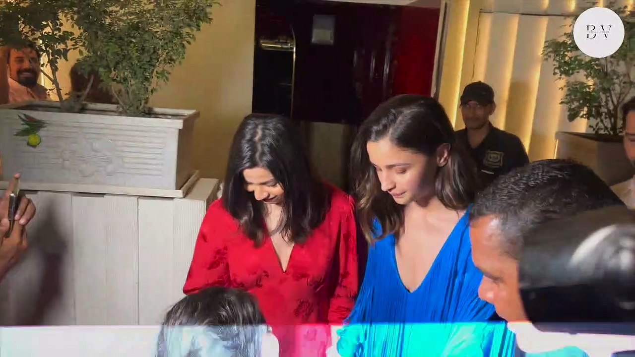 Alia Bhatt and Sister Shaheen's Sweet Moments at Akansha Ranjan's Birthday Bash | Sisterly Love and Fan Affection ❤️