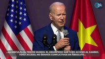 Joe Biden comienza a soltar frases sin sentido durante una rueda de prensa en Hanói, Vietnam