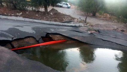 Download Video: Bodrum'da ana su isale hattı patladı! Yol çöktü, cadde göle döndü