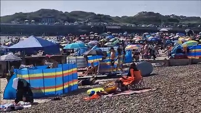 Thousands enjoy the sun at Littlehampton Beach during the September heatwave