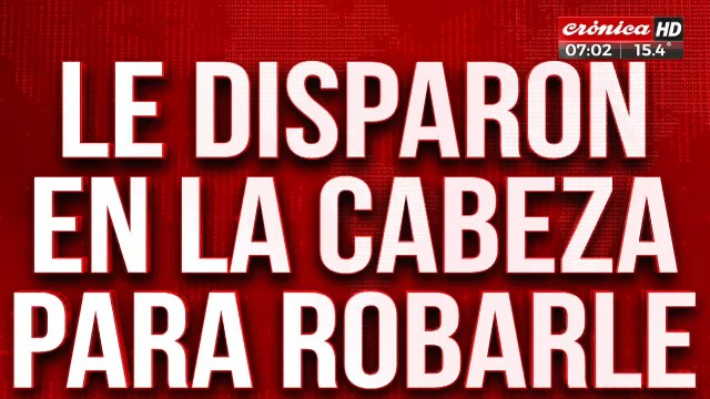 Le dispararon seis veces para robarle el celular: está peleando por su vida