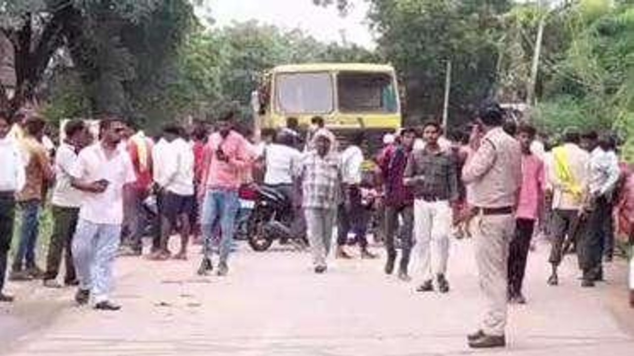 कटनी: तेज रफ्तार ट्रक की चपेट में आने से युवक की हुई मौत, जांच में जुटी पुलिस