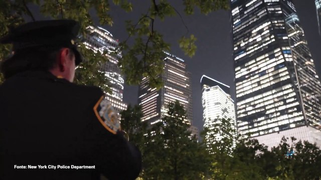 Torri Gemelle, l'omaggio della Polizia di New York alle vittime
