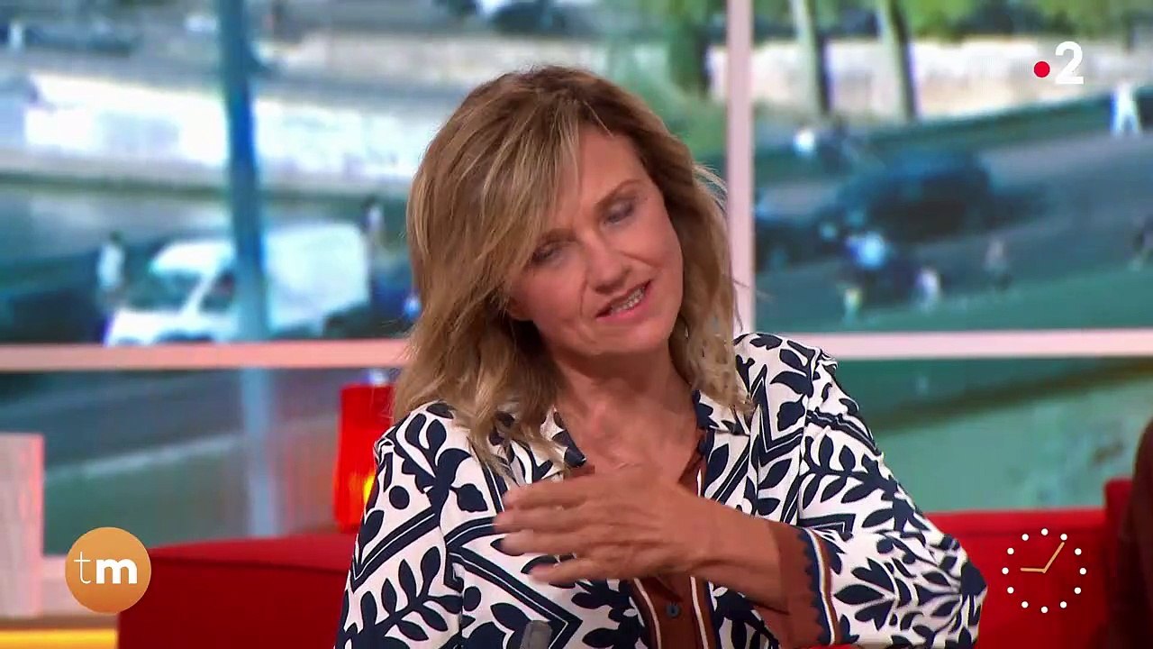 Valérie Maurice et Thomas Sotto se taquinent dans "Télématin" sur France 2.