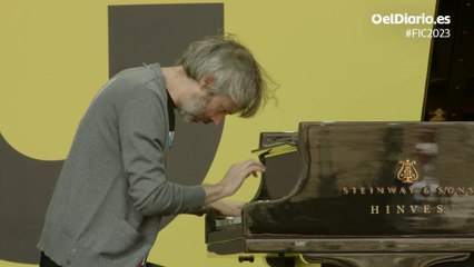 James Rhodes interpreta al piano una pieza de Chopin en el Festival de las Ideas y la Cultura de elDiario.es