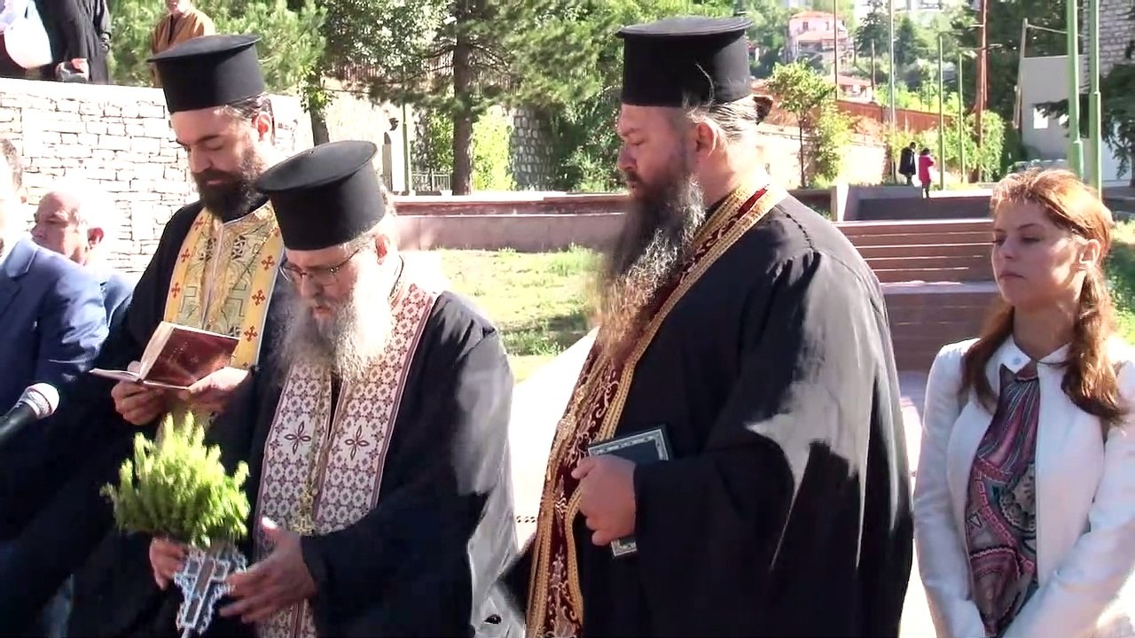 Ο αγιασμός για μαθητές και εκπαιδευτικούς στη Β΄Βάθμια Εκπαίδευση στο Καρπενήσι