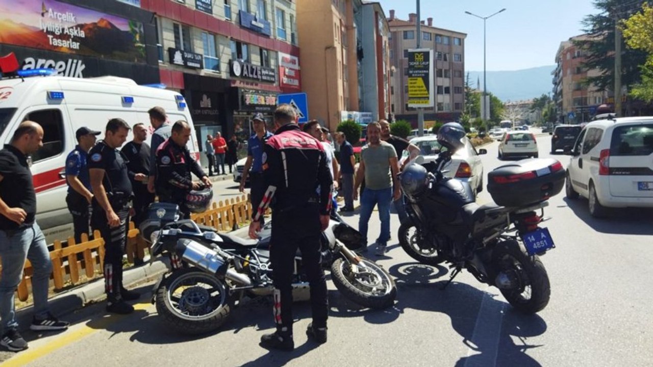 Bolu'da yaya geçidinde kaza: 2 polis yaralı | Sözcü TV
