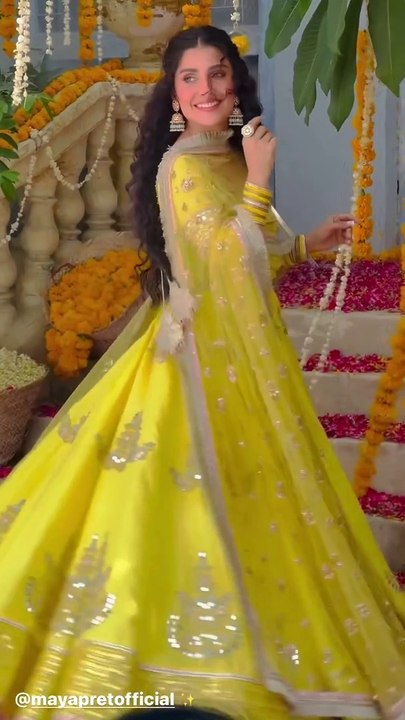 Aiza Khan behind the scenes of drama main