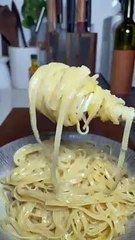 下载视频: PÂTE AU BEURRE  #butter #pasta #pate #noodles #butternoodles #recette #recipe #gourmand #recipes #easyrecipe #recettedelaflemme #oeuf #egg #cuisine