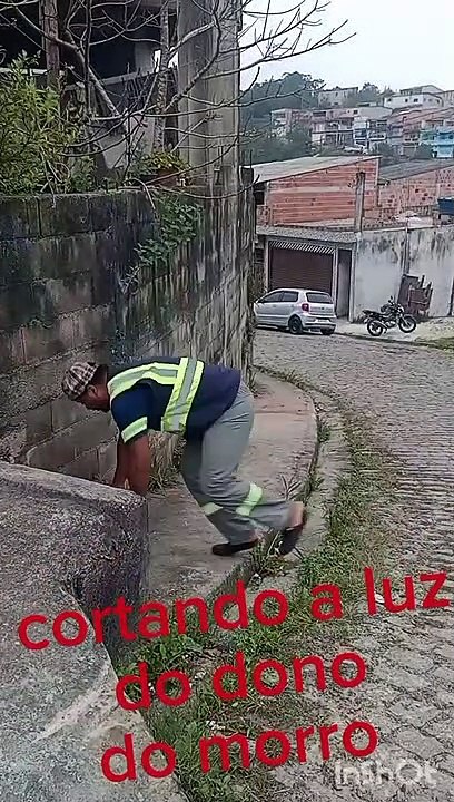 cortando a luz do dono do morro