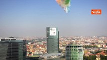 Frecce Tricolori su palazzi Regione Lombardia, Fontana: Grazie Aeronautica, ci ha regalato emozioni