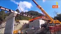 SS452 della Contessa a Gubbio, ecco le operazioni di varo delle travi del nuovo viadotto di Anas
