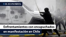 Encapuchados protagonizan disturbios en marcha por los 50 años del golpe militar en Chile