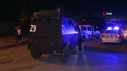 Esenyurt'ta lastik hırsızları polisten kaçarken kaza yaptı