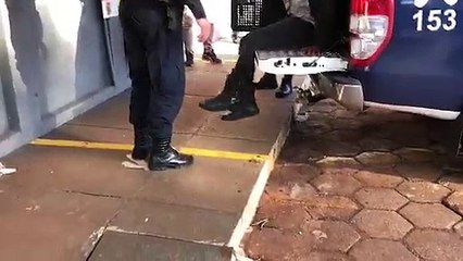 Homem é preso após danificar veículo da Assistência Social