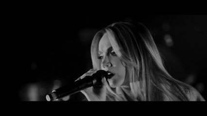 Danielle Bradbery - Runaways (Live From Nashville)