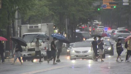 [날씨] 30℃ 안팎 늦더위...점차 흐려져, 남부 소나기 / YTN